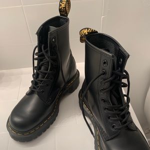 Dr Martens Classic Boots - only worn twice